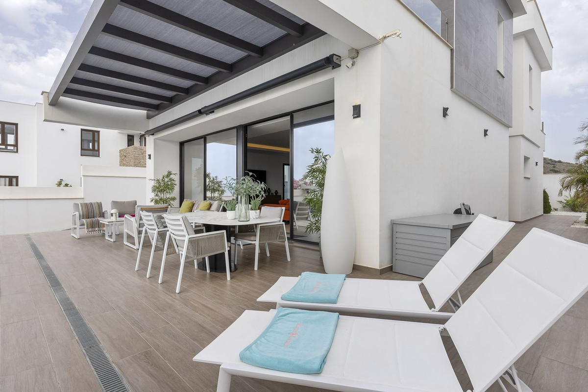 4 Bed Townhouse for sale in Coín Costa Del Sol, Málaga, Spain