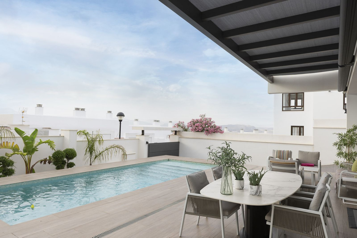 4 Bed Townhouse for sale in Coín Costa Del Sol, Málaga, Spain