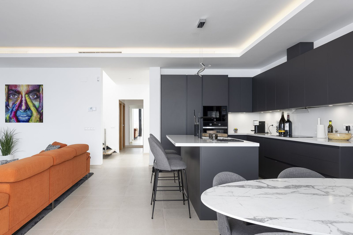 4 Bed Townhouse for sale in Coín Costa Del Sol, Málaga, Spain