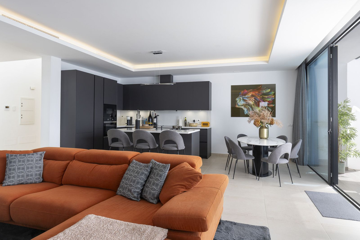 4 Bed Townhouse for sale in Coín Costa Del Sol, Málaga, Spain