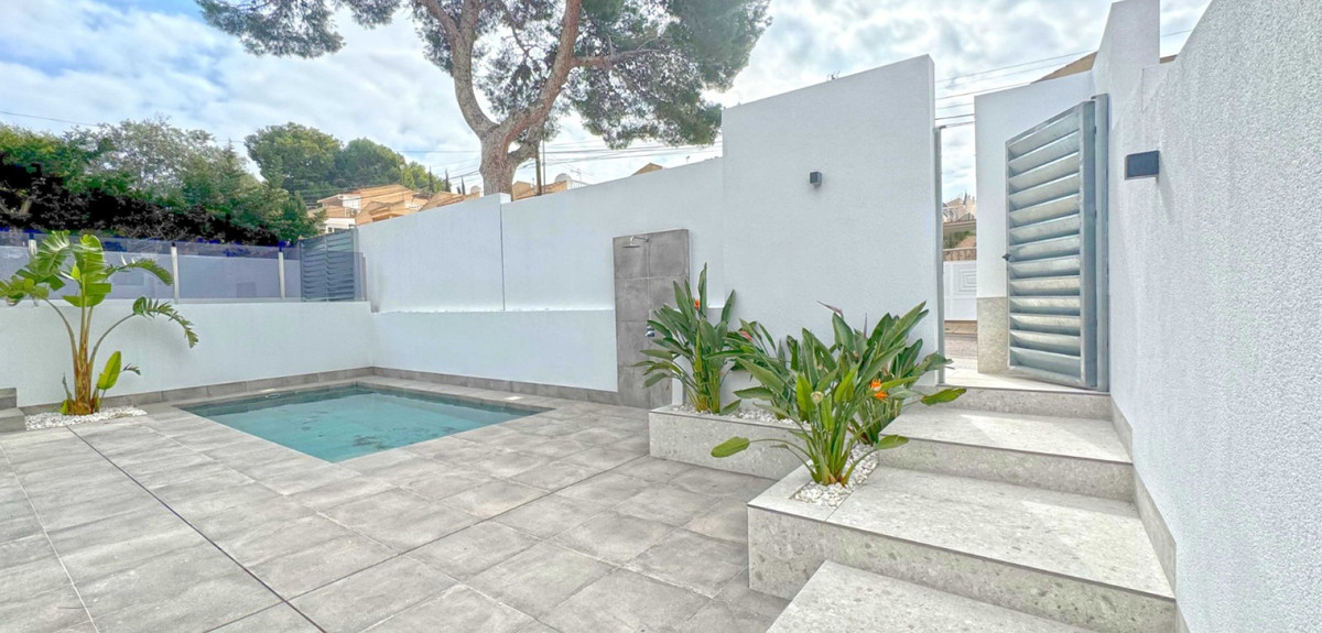 4 Bed Townhouse for sale in Torrevieja Costa Blanca, Alicante, Spain