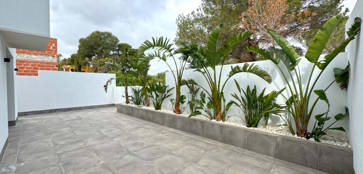 4 Bed Townhouse for sale in Torrevieja Costa Blanca, Alicante, Spain