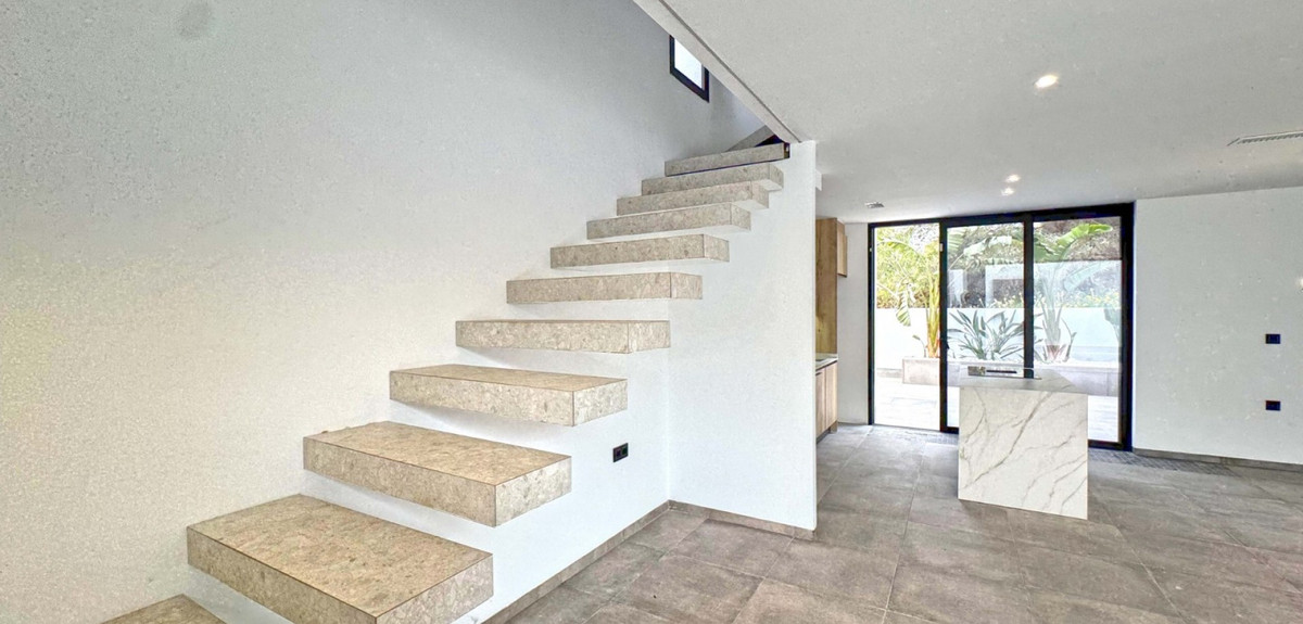 4 Bed Townhouse for sale in Torrevieja Costa Blanca, Alicante, Spain