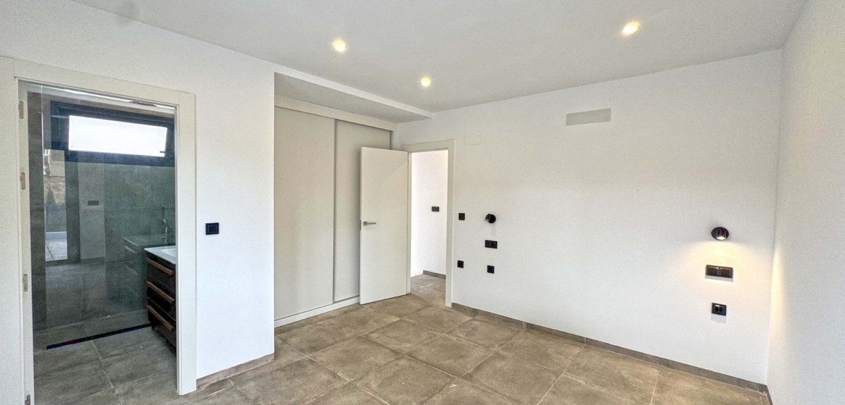 4 Bed Townhouse for sale in Torrevieja Costa Blanca, Alicante, Spain