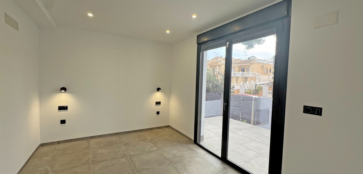 4 Bed Townhouse for sale in Torrevieja Costa Blanca, Alicante, Spain