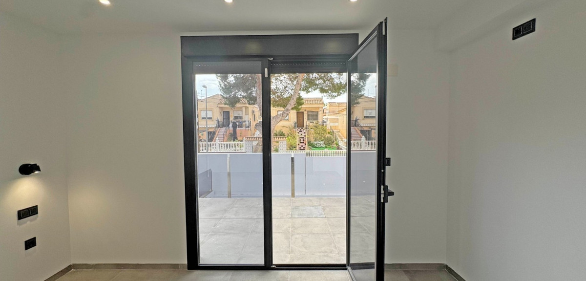 4 Bed Townhouse for sale in Torrevieja Costa Blanca, Alicante, Spain