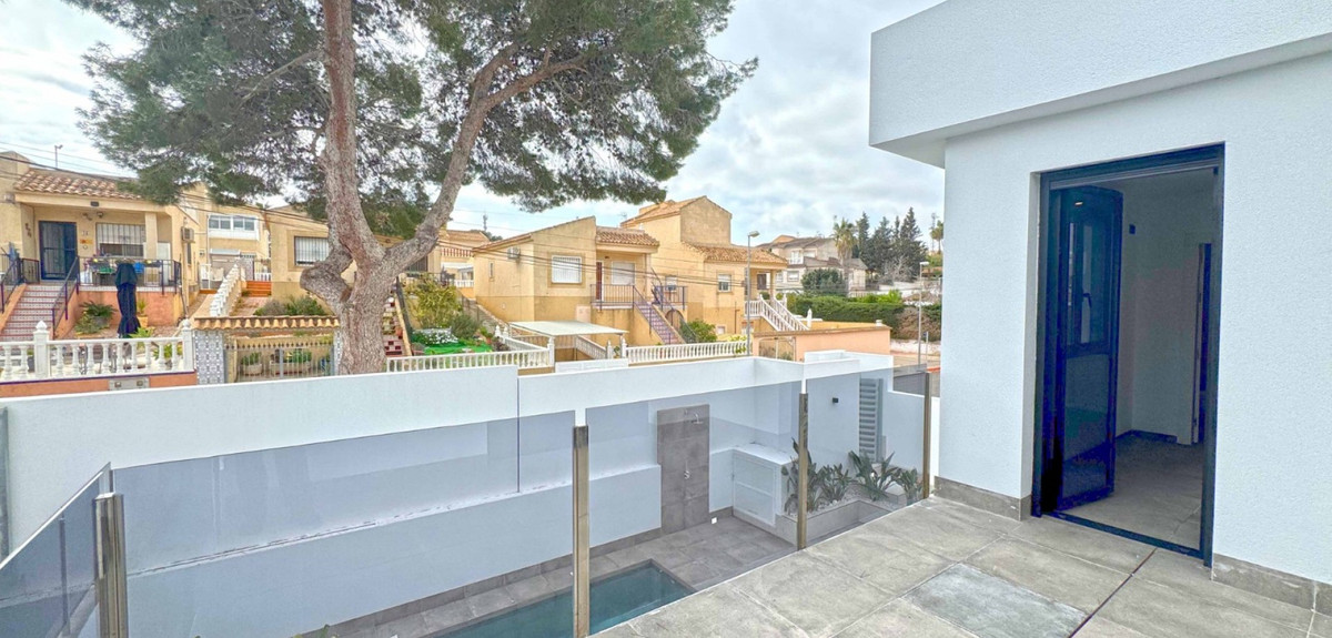 4 Bed Townhouse for sale in Torrevieja Costa Blanca, Alicante, Spain