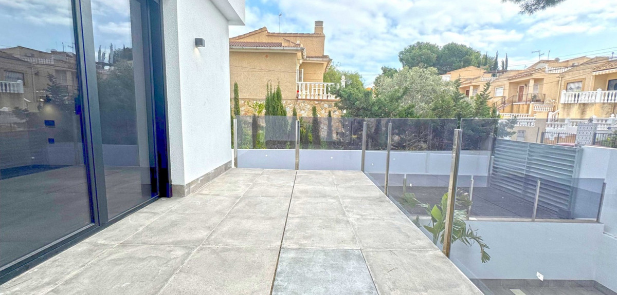 4 Bed Townhouse for sale in Torrevieja Costa Blanca, Alicante, Spain