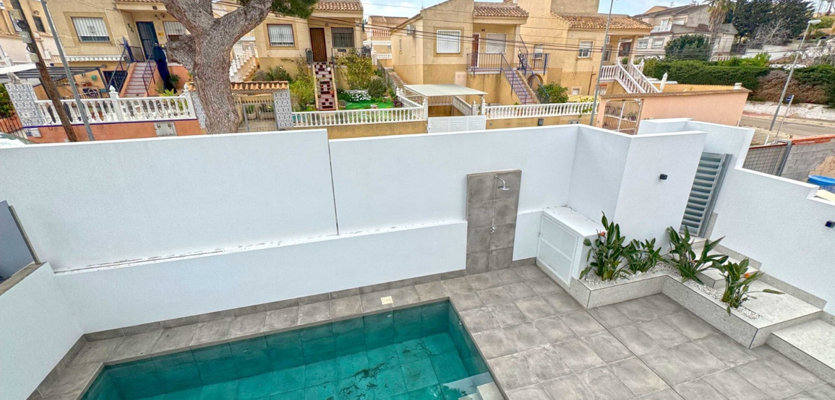 4 Bed Townhouse for sale in Torrevieja Costa Blanca, Alicante, Spain