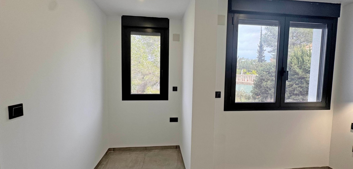 4 Bed Townhouse for sale in Torrevieja Costa Blanca, Alicante, Spain