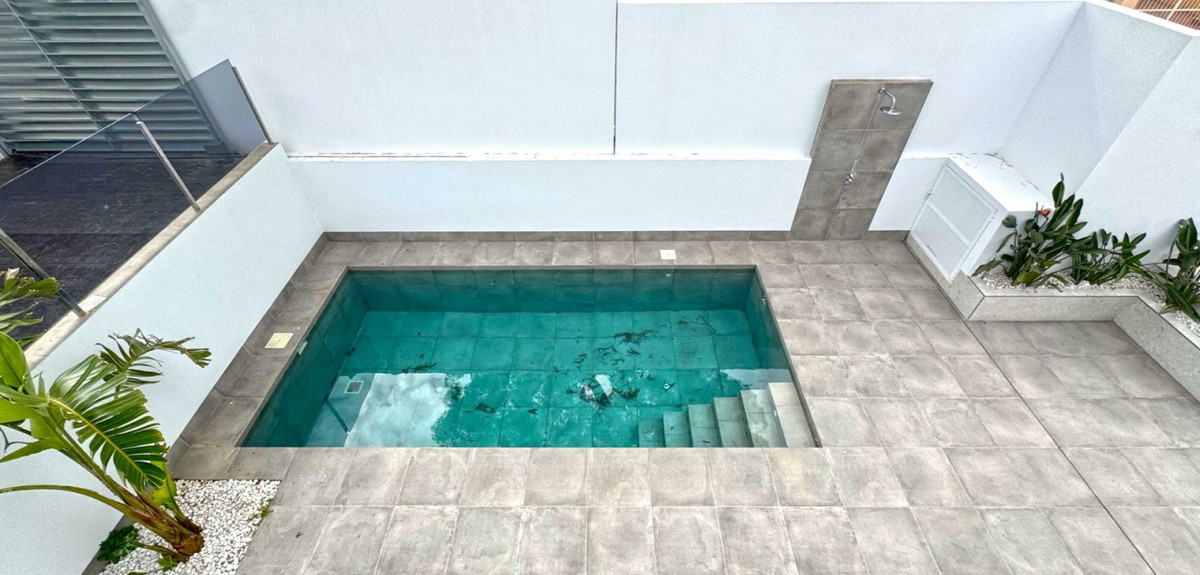 4 Bed Townhouse for sale in Torrevieja Costa Blanca, Alicante, Spain