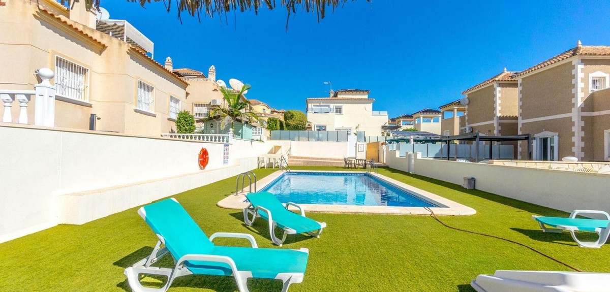 Se vende Villa - Chalet de 3 dormitorios en Costa Blanca, Alicante, España