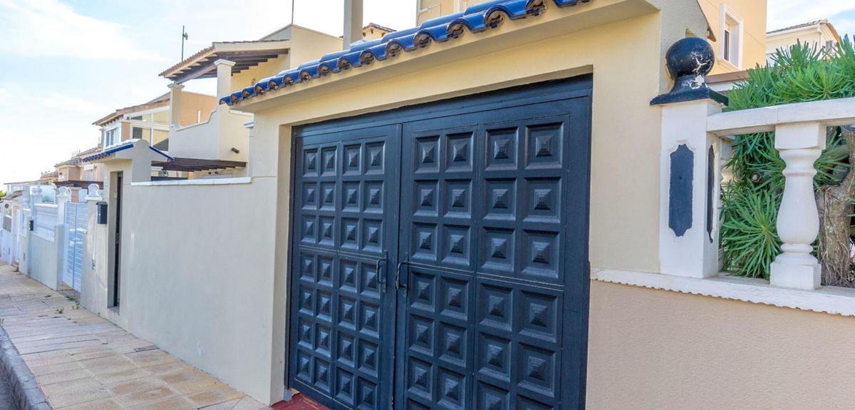 Se vende Villa - Chalet de 3 dormitorios en Costa Blanca, Alicante, España
