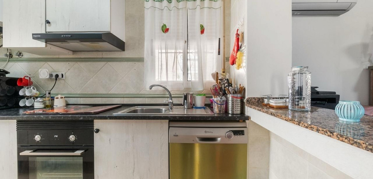 Se vende Villa - Chalet de 3 dormitorios en Costa Blanca, Alicante, España