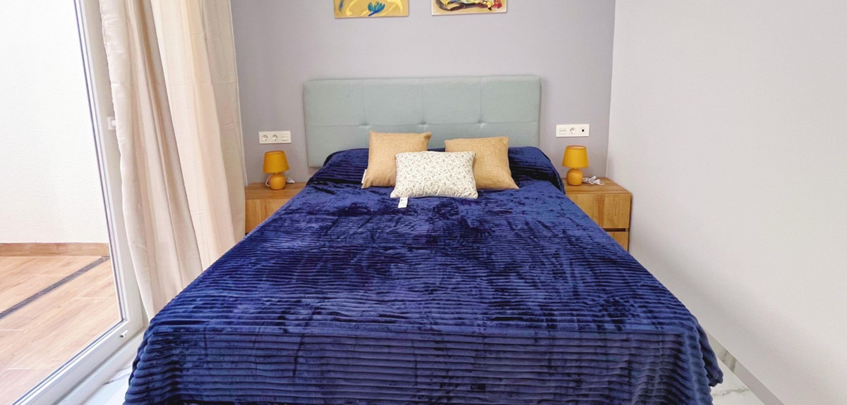 Se vende Apartamento Planta Media de 2 dormitorios en Costa Blanca, Alicante, España
