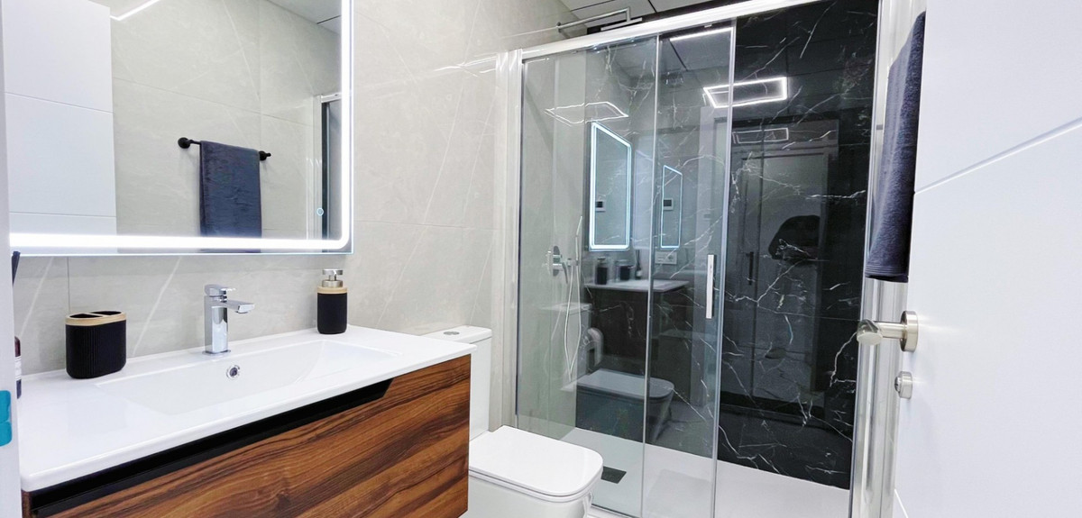 Se vende Apartamento Planta Media de 2 dormitorios en Costa Blanca, Alicante, España