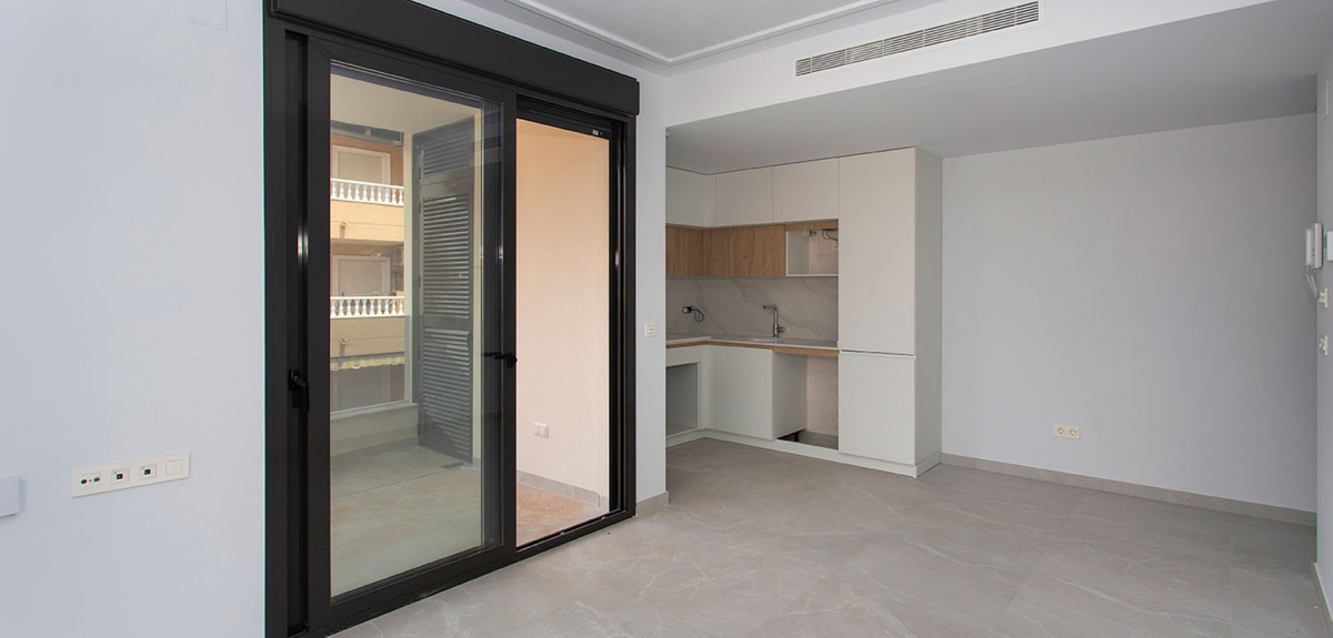 Se vende Apartamento Planta Media de 2 dormitorios en Costa Blanca, Alicante, España