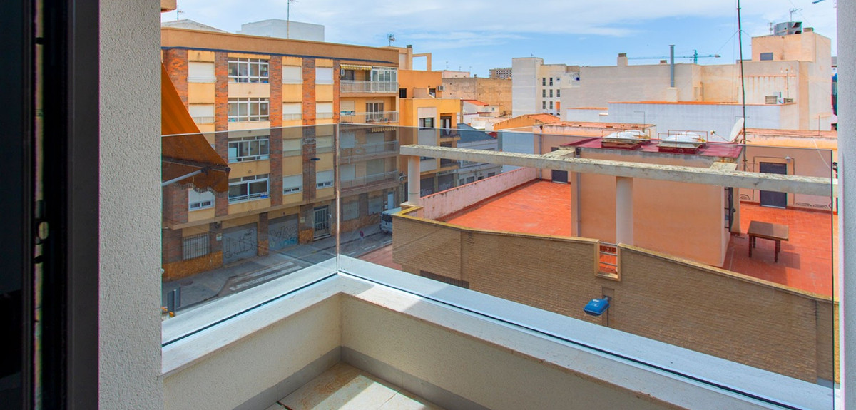 Se vende Apartamento Planta Media de 2 dormitorios en Costa Blanca, Alicante, España