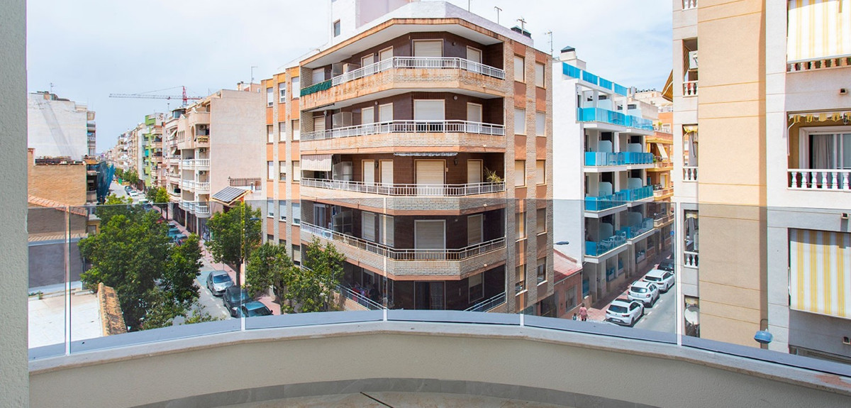 Se vende Apartamento Planta Media de 2 dormitorios en Costa Blanca, Alicante, España