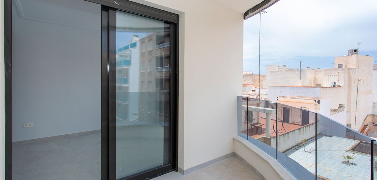 Se vende Apartamento Planta Media de 2 dormitorios en Costa Blanca, Alicante, España