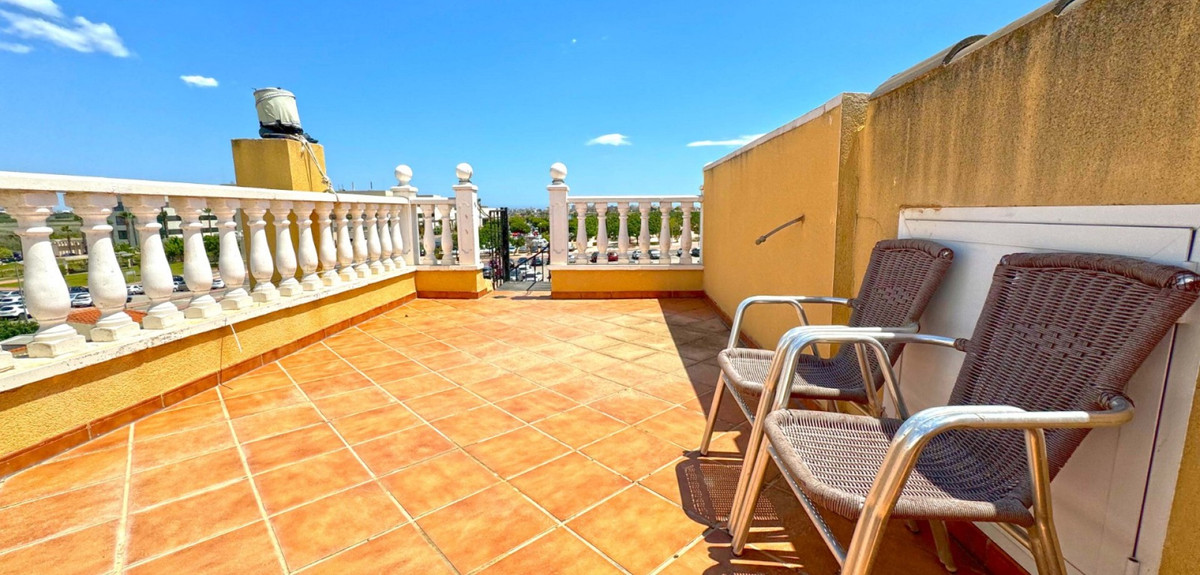 Se vende Villa - Chalet de 6 dormitorios en Costa Blanca, Alicante, España