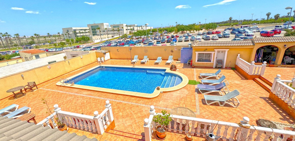 Se vende Villa - Chalet de 6 dormitorios en Costa Blanca, Alicante, España