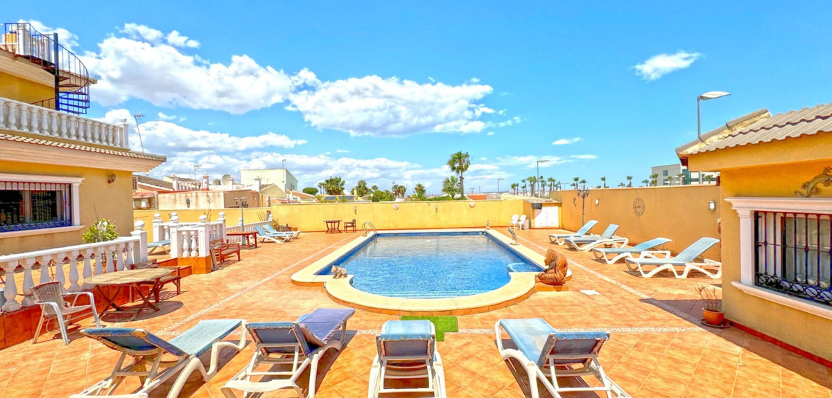 Se vende Villa - Chalet de 6 dormitorios en Costa Blanca, Alicante, España