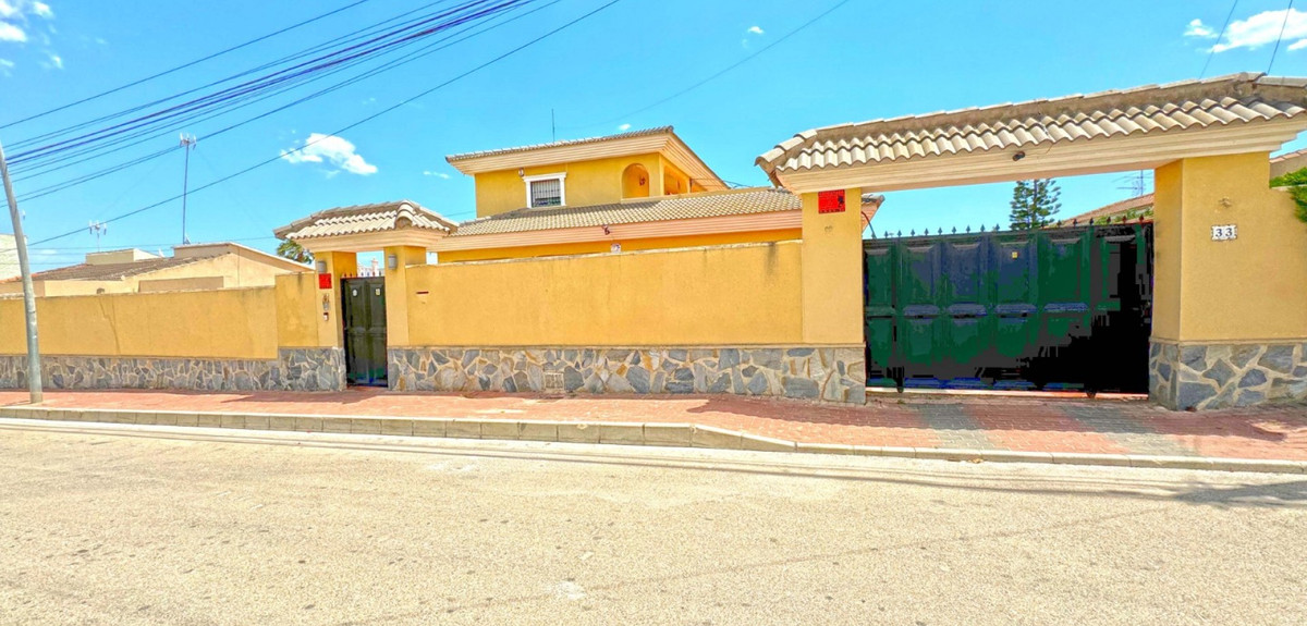 Se vende Villa - Chalet de 6 dormitorios en Costa Blanca, Alicante, España