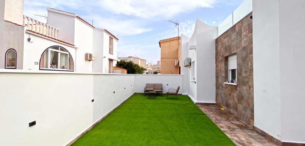 2 Bed Townhouse for sale in Playa Flamenca Costa Blanca, Alicante, Spain