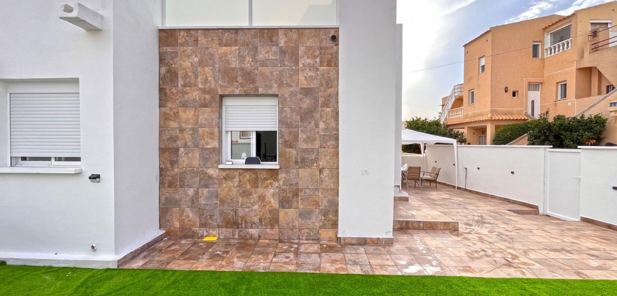 2 Bed Townhouse for sale in Playa Flamenca Costa Blanca, Alicante, Spain