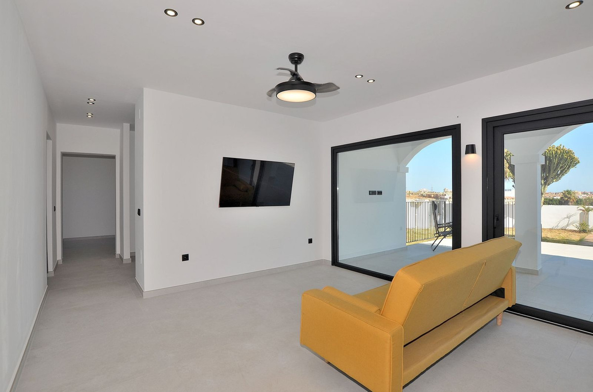 5 Bed Townhouse for sale in El Coto Costa Del Sol, Málaga, Spain