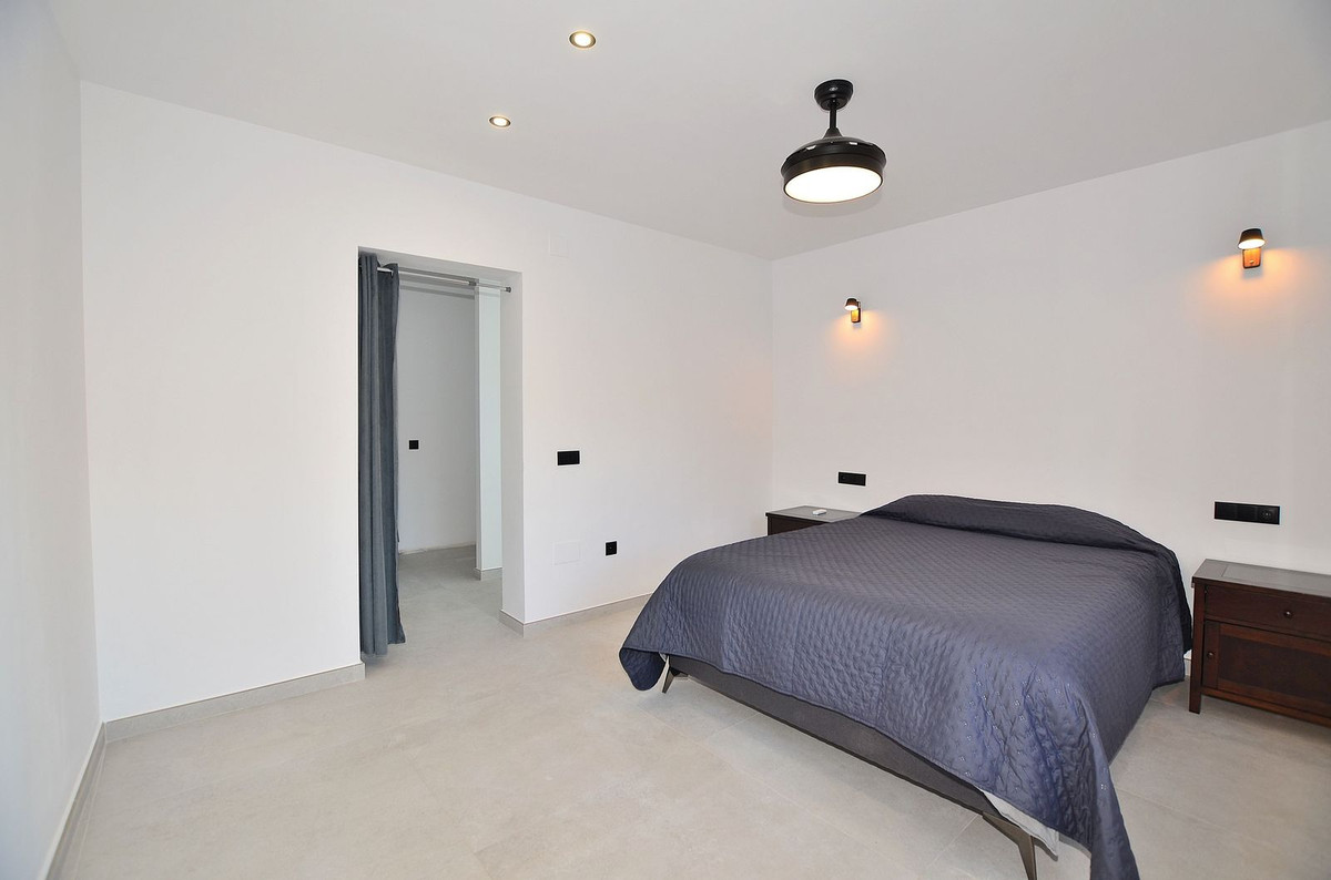 5 Bed Townhouse for sale in El Coto Costa Del Sol, Málaga, Spain