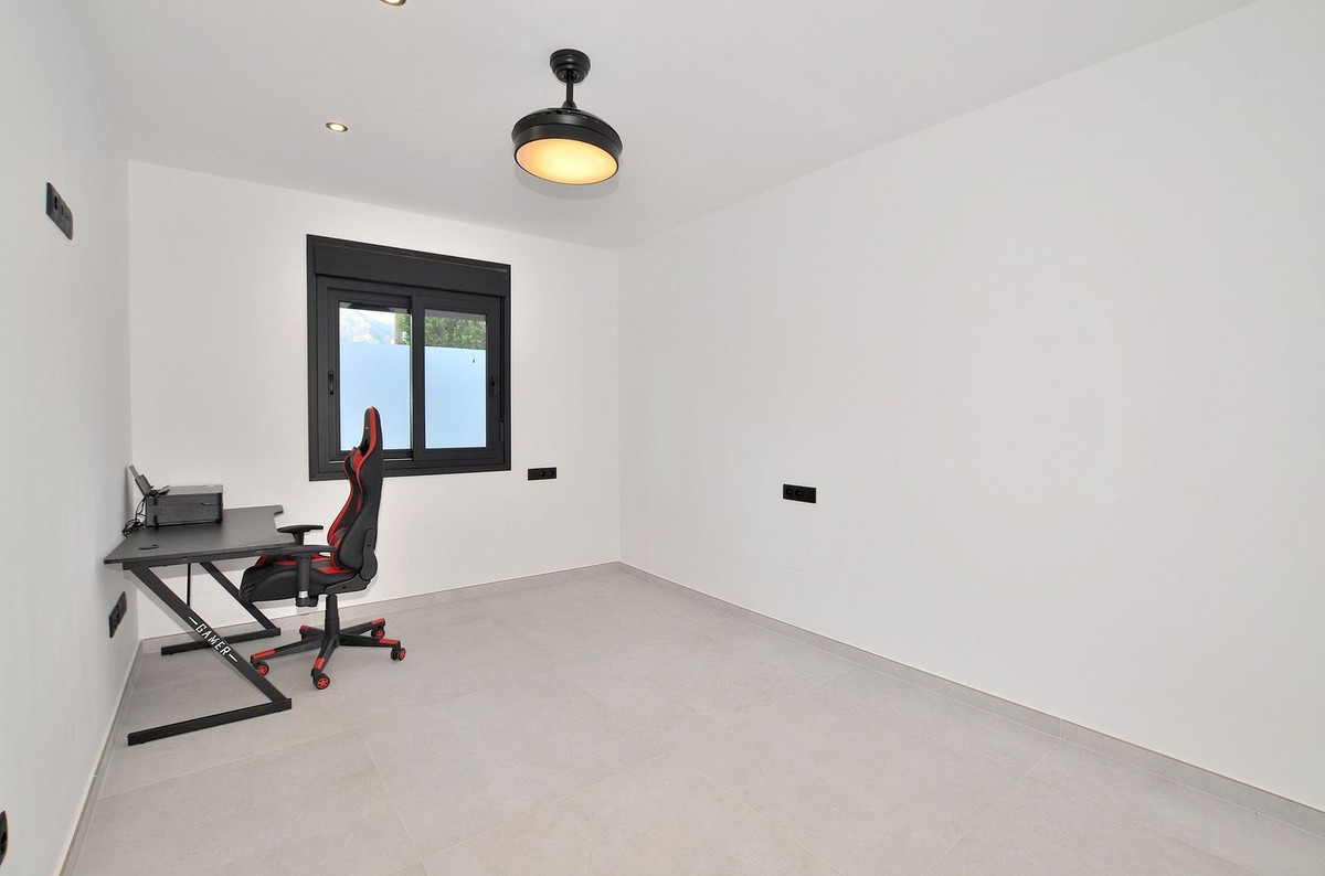 5 Bed Townhouse for sale in El Coto Costa Del Sol, Málaga, Spain