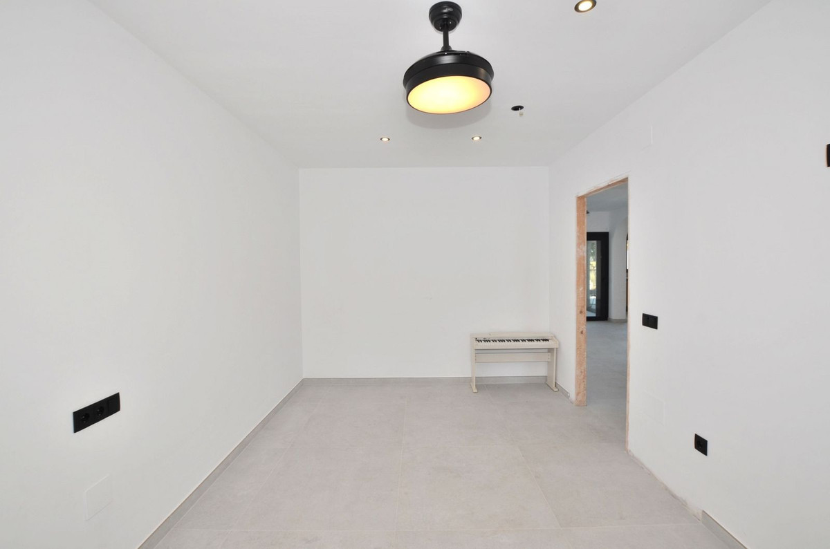 5 Bed Townhouse for sale in El Coto Costa Del Sol, Málaga, Spain