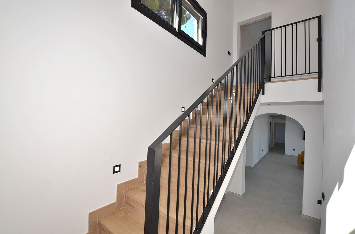 5 Bed Townhouse for sale in El Coto Costa Del Sol, Málaga, Spain