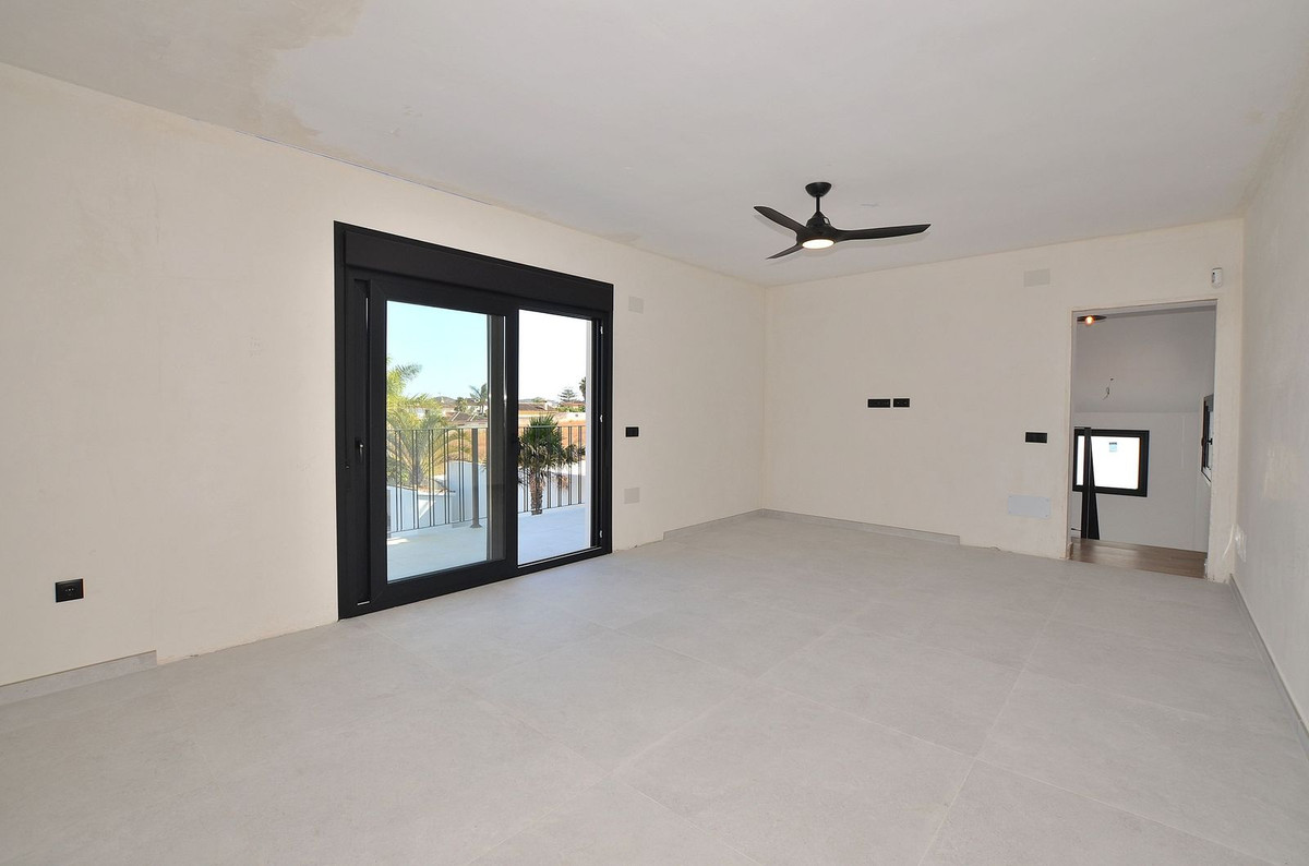 5 Bed Townhouse for sale in El Coto Costa Del Sol, Málaga, Spain
