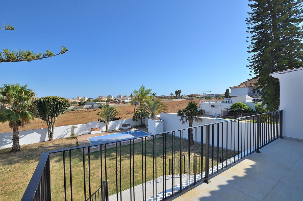 5 Bed Townhouse for sale in El Coto Costa Del Sol, Málaga, Spain