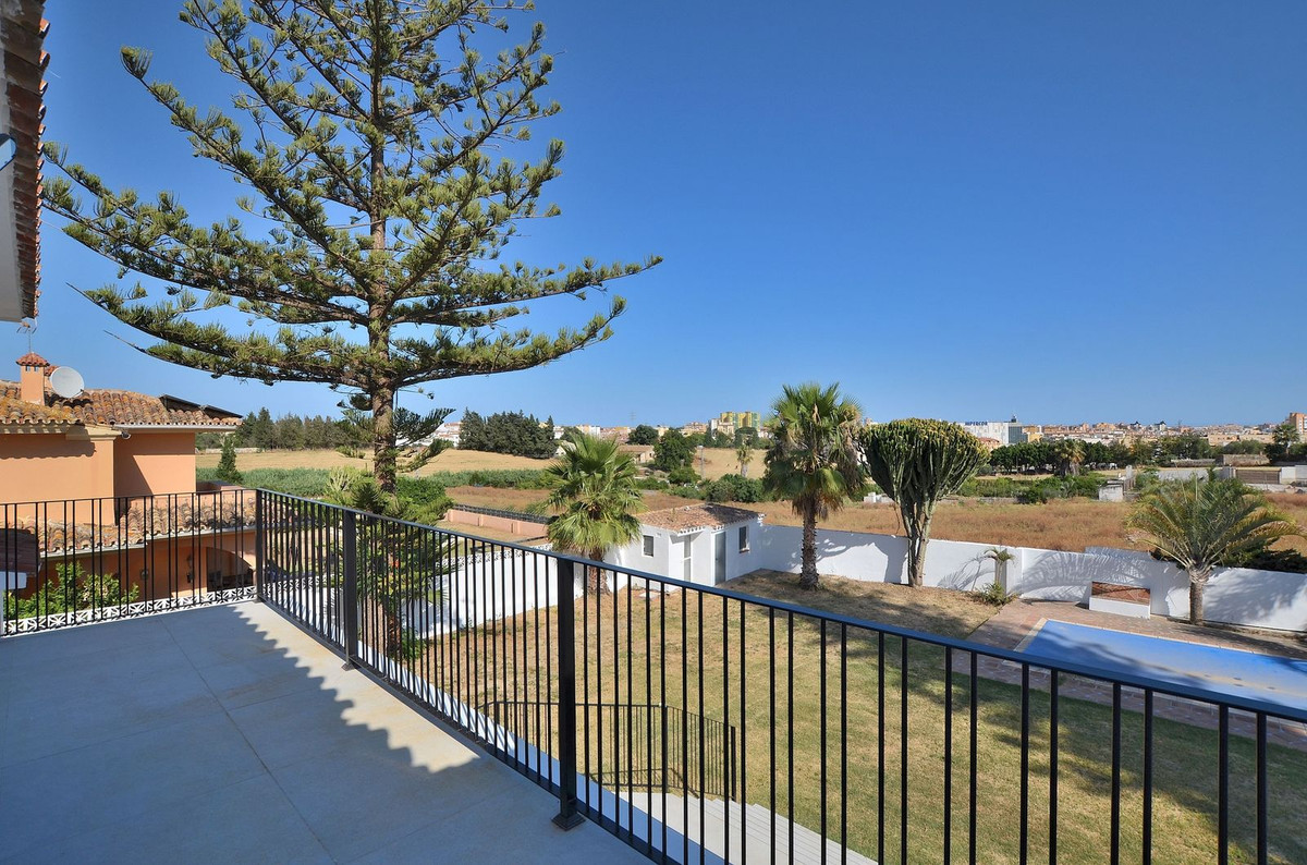 5 Bed Townhouse for sale in El Coto Costa Del Sol, Málaga, Spain
