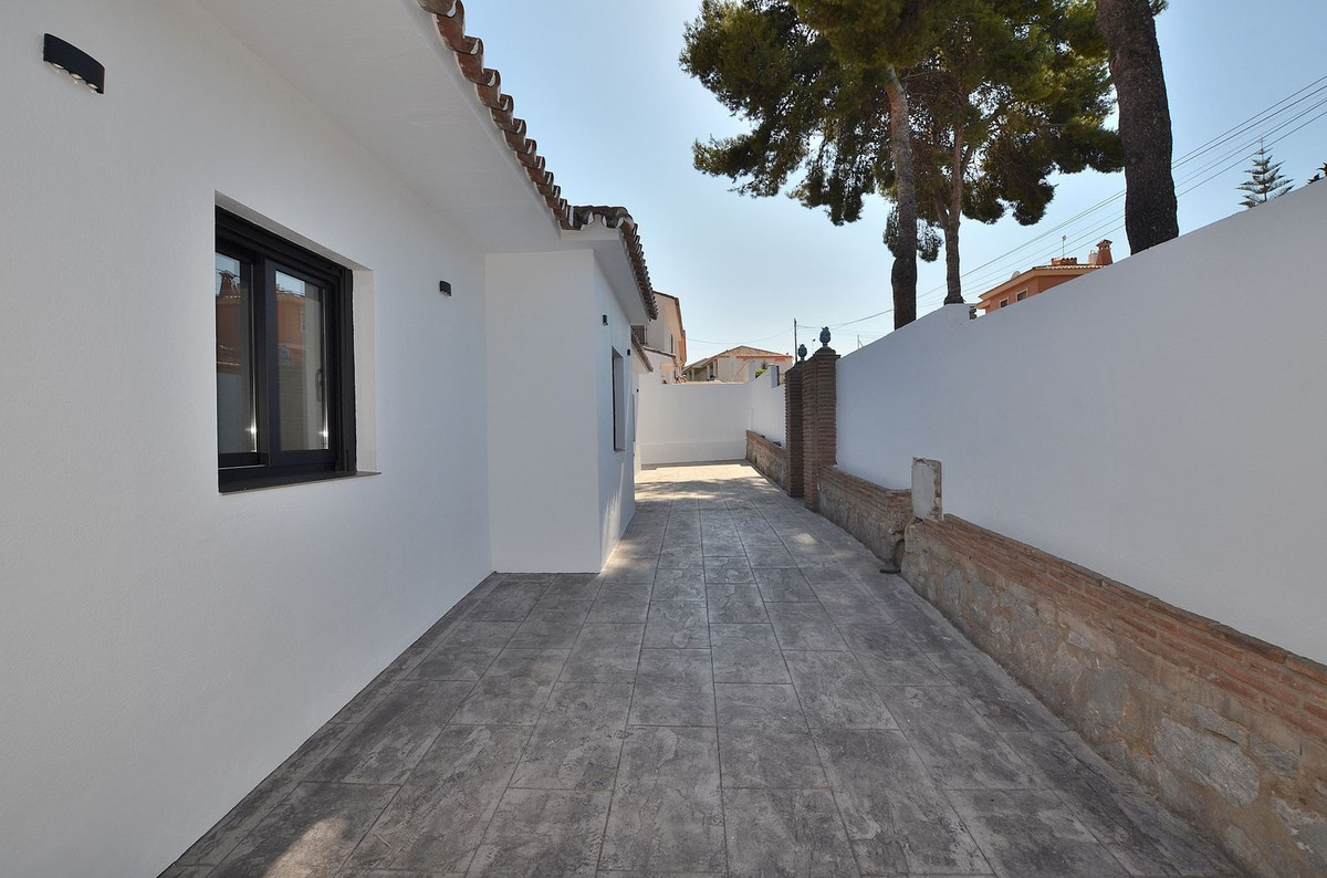 5 Bed Townhouse for sale in El Coto Costa Del Sol, Málaga, Spain