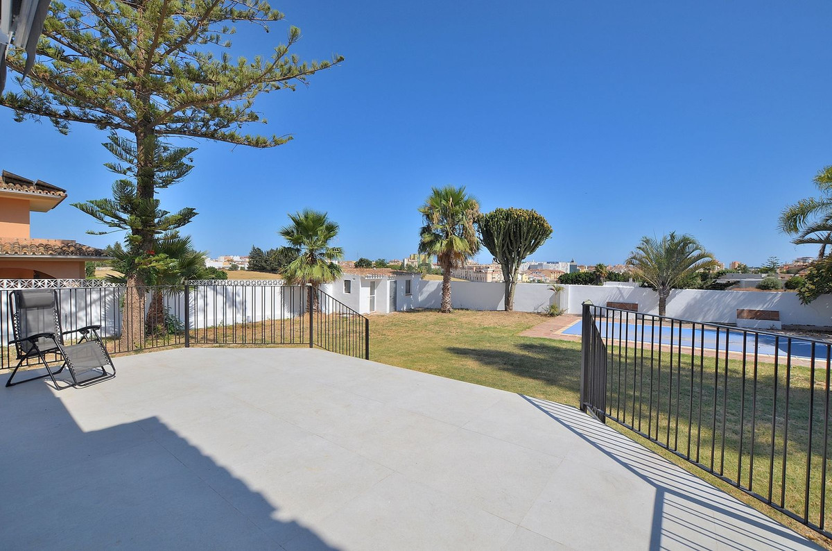 5 Bed Townhouse for sale in El Coto Costa Del Sol, Málaga, Spain