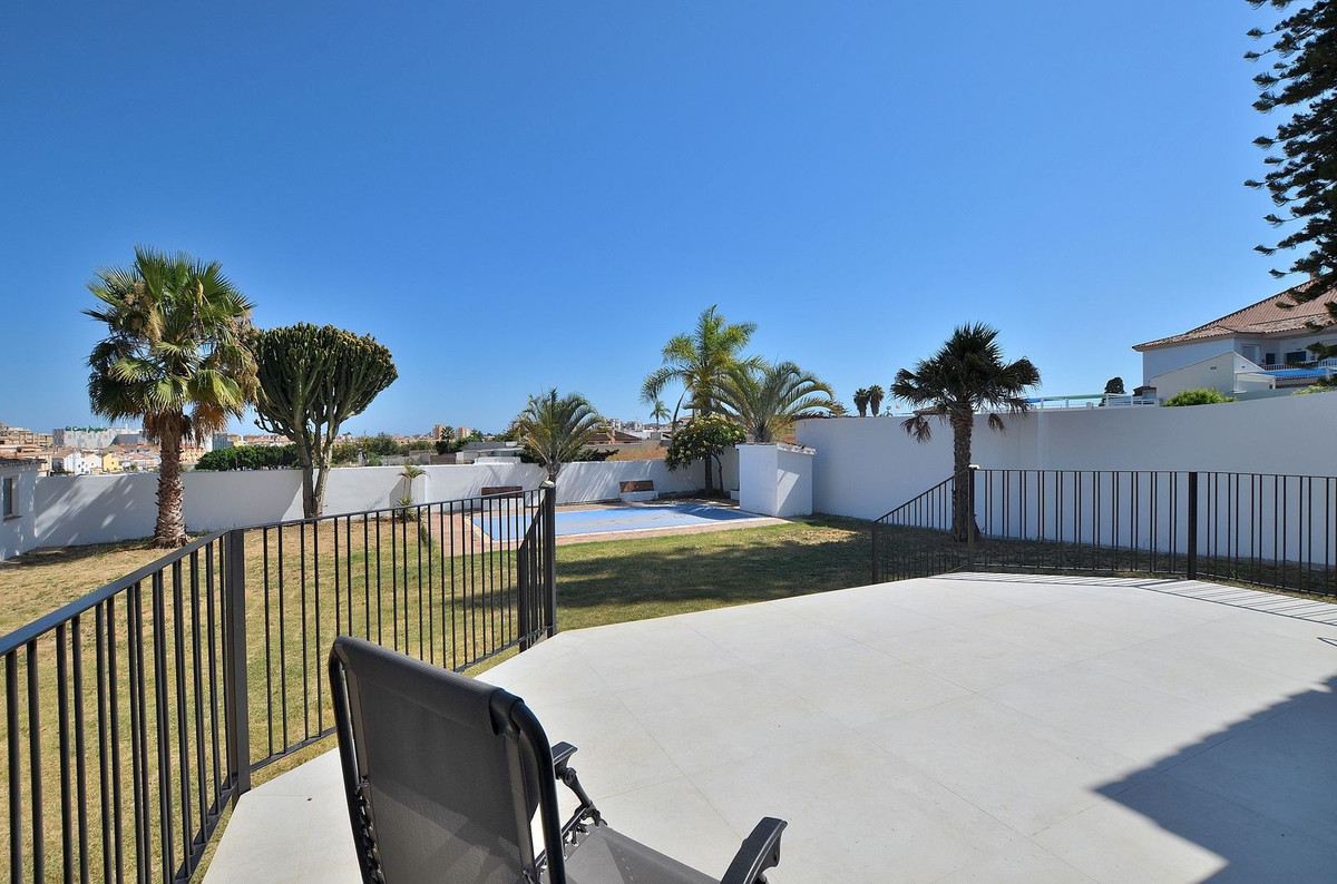 5 Bed Townhouse for sale in El Coto Costa Del Sol, Málaga, Spain