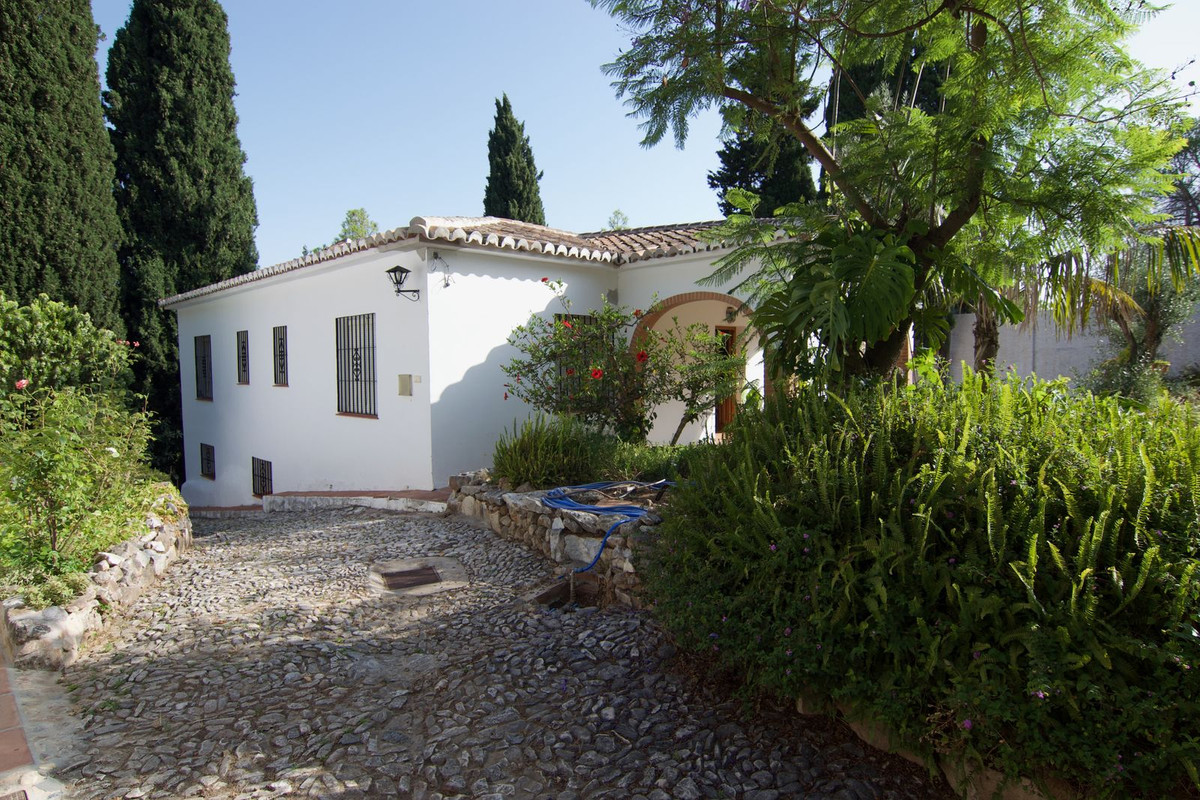 5 Bed Townhouse for sale in Alhaurín El Grande Costa Del Sol, Málaga, Spain