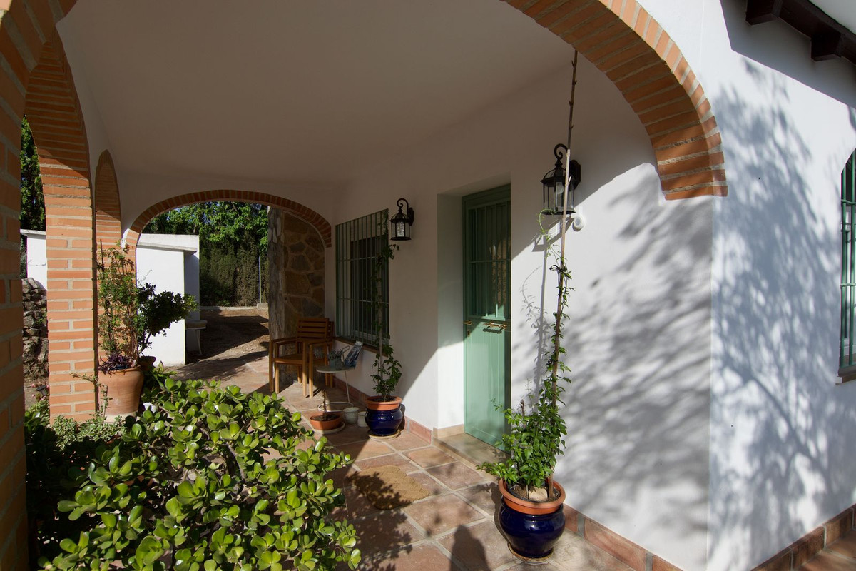 5 Bed Townhouse for sale in Alhaurín El Grande Costa Del Sol, Málaga, Spain