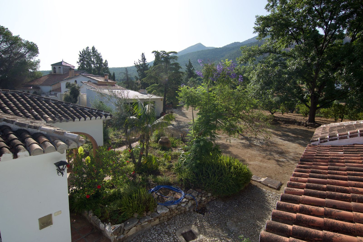 5 Bed Townhouse for sale in Alhaurín El Grande Costa Del Sol, Málaga, Spain
