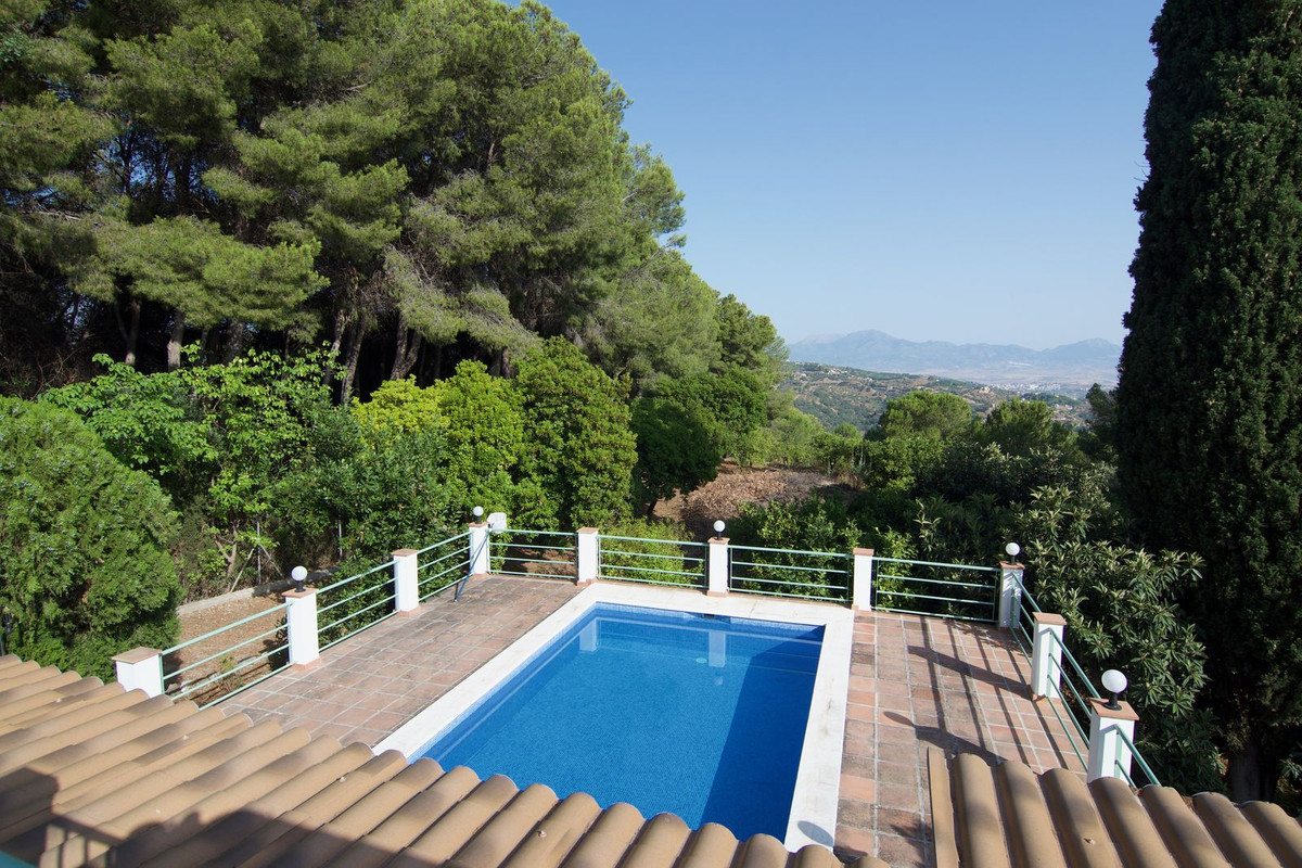 5 Bed Townhouse for sale in Alhaurín El Grande Costa Del Sol, Málaga, Spain