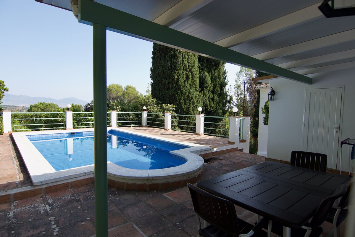 5 Bed Townhouse for sale in Alhaurín El Grande Costa Del Sol, Málaga, Spain