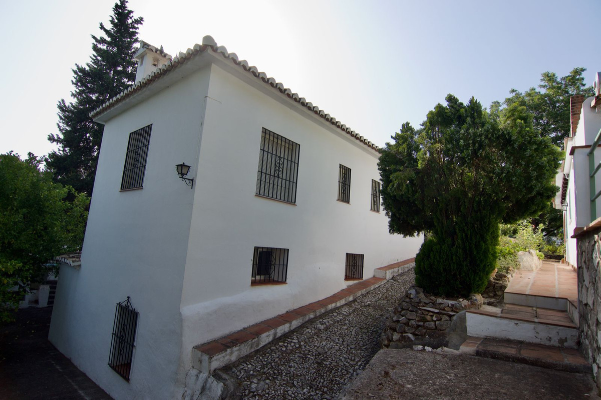 5 Bed Townhouse for sale in Alhaurín El Grande Costa Del Sol, Málaga, Spain