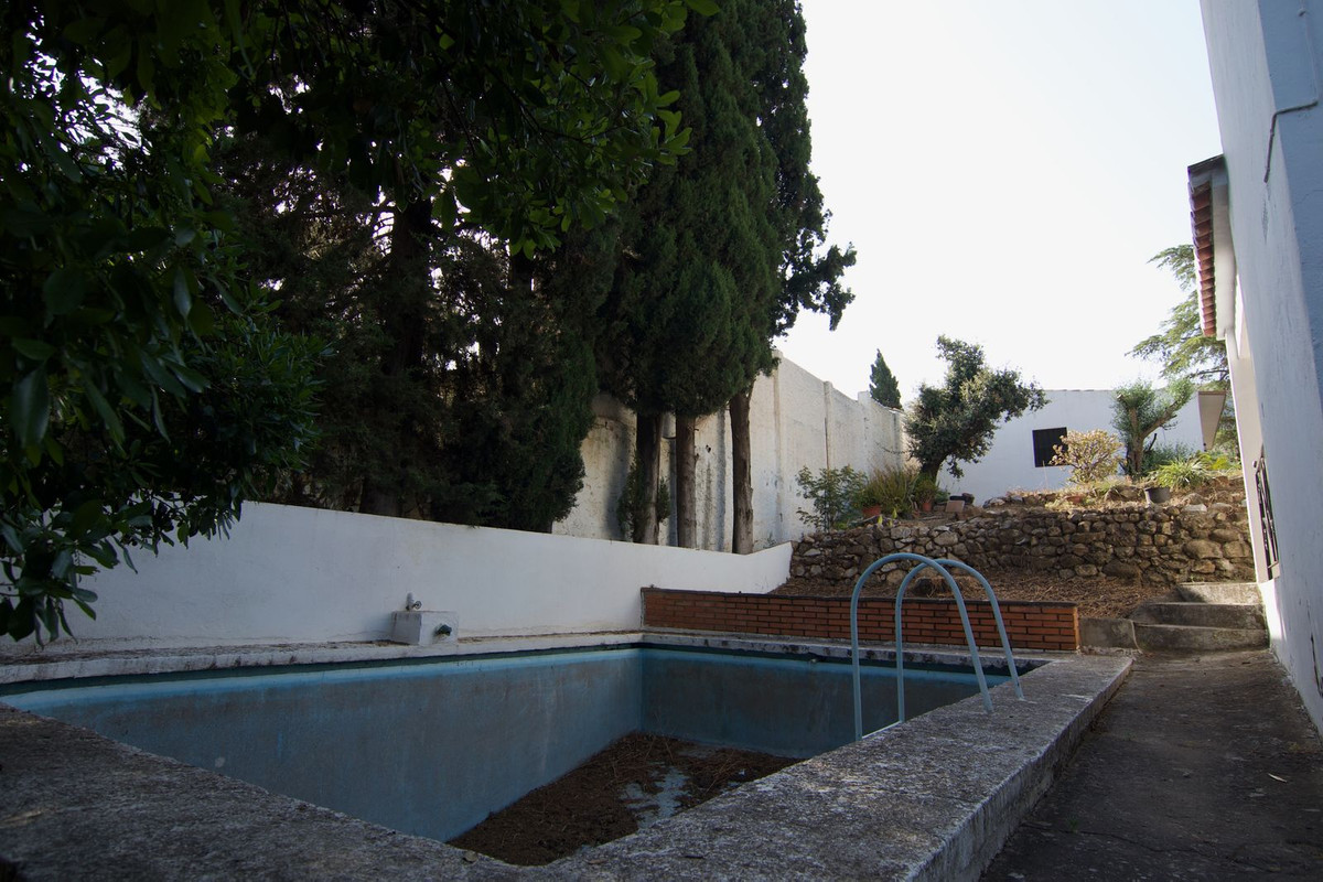 5 Bed Townhouse for sale in Alhaurín El Grande Costa Del Sol, Málaga, Spain