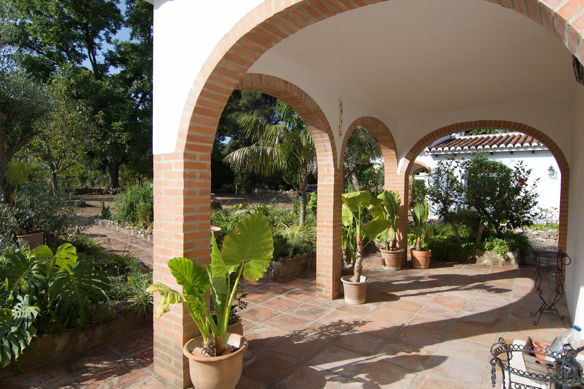 5 Bed Townhouse for sale in Alhaurín El Grande Costa Del Sol, Málaga, Spain