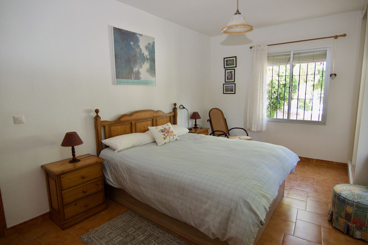 5 Bed Townhouse for sale in Alhaurín El Grande Costa Del Sol, Málaga, Spain